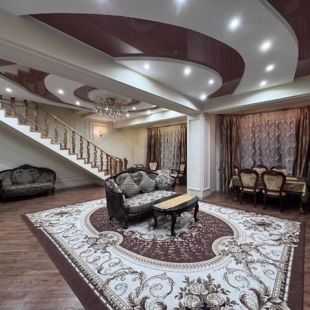 A Stylish Apartment In The Heart Of Tashkent! ภายนอก รูปภาพ